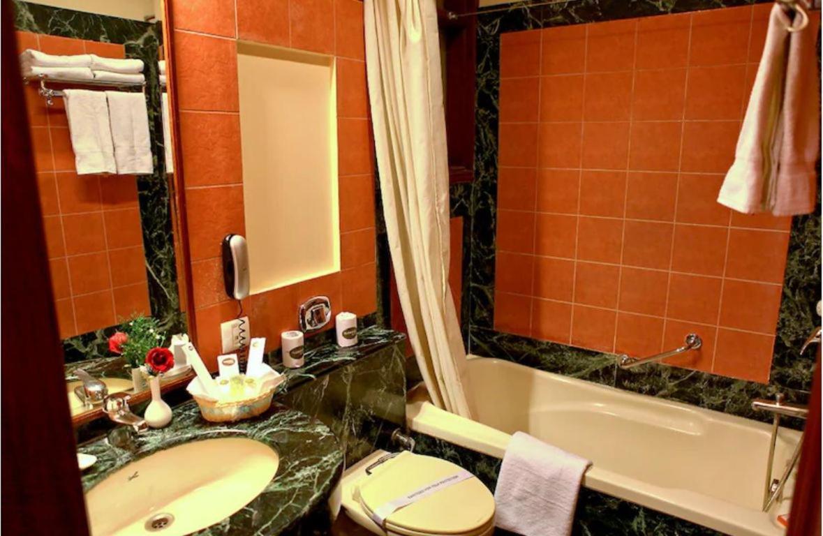 Hotel Florence Inn, Karol Bagh, New Delhi, 2 Min From Metro 외부 사진